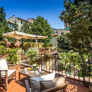 Ungherese Small Luxury Florence